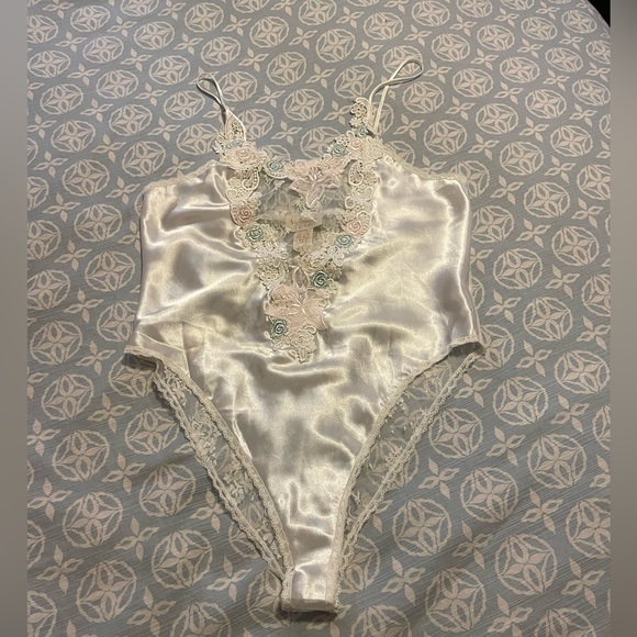 Rare vintage Victoria’s Secret lace bodysuit - Picture 1 of 6